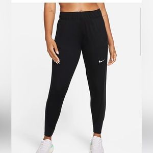 NWT Nike Therma-FIT Essential
Women's Running Pants